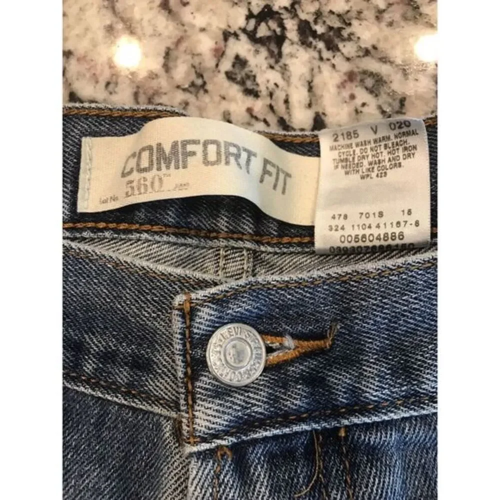 Vintage Levi's 560 Comfort Loose Fit 37x33 (tag 38x34) Distressed Tapered‎ Leg